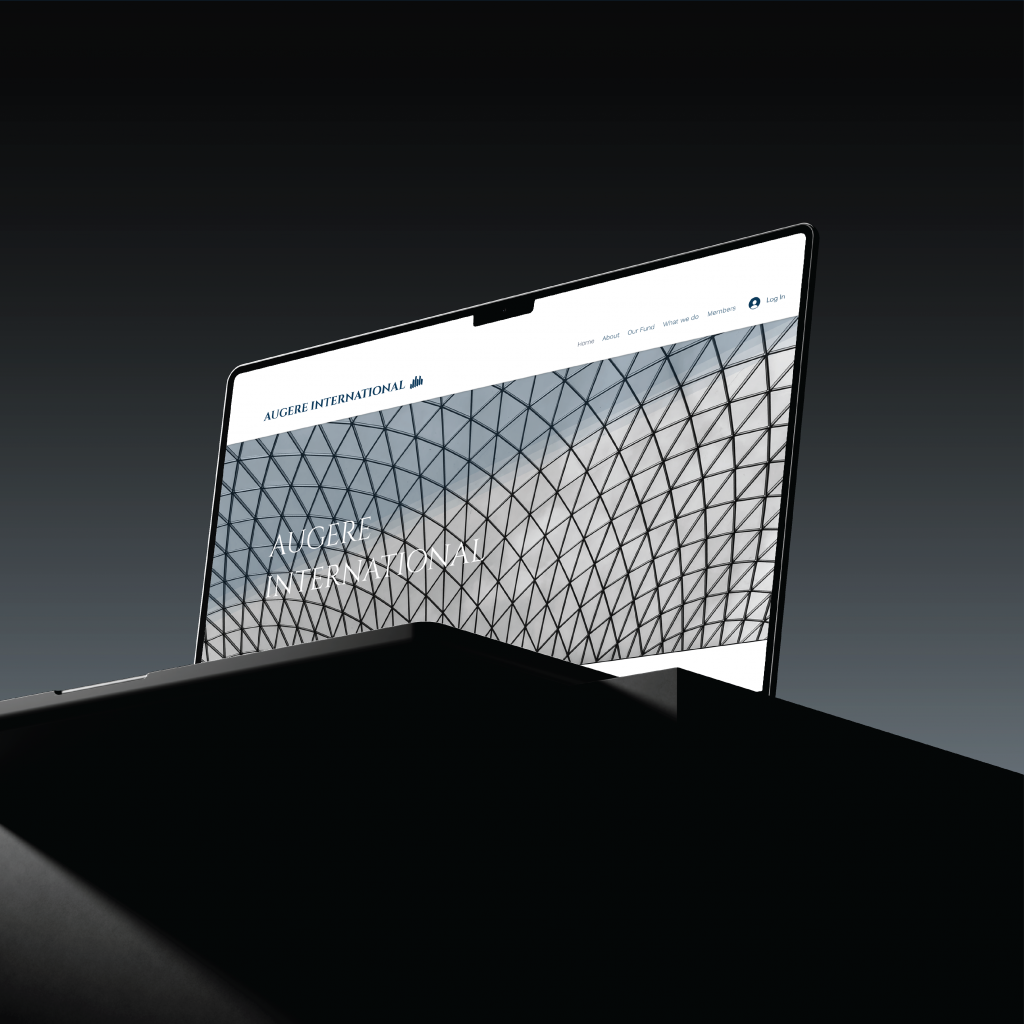 Ordenador donde se muestra la web de Augere International diseñada por Wittierra Design en Barcelona