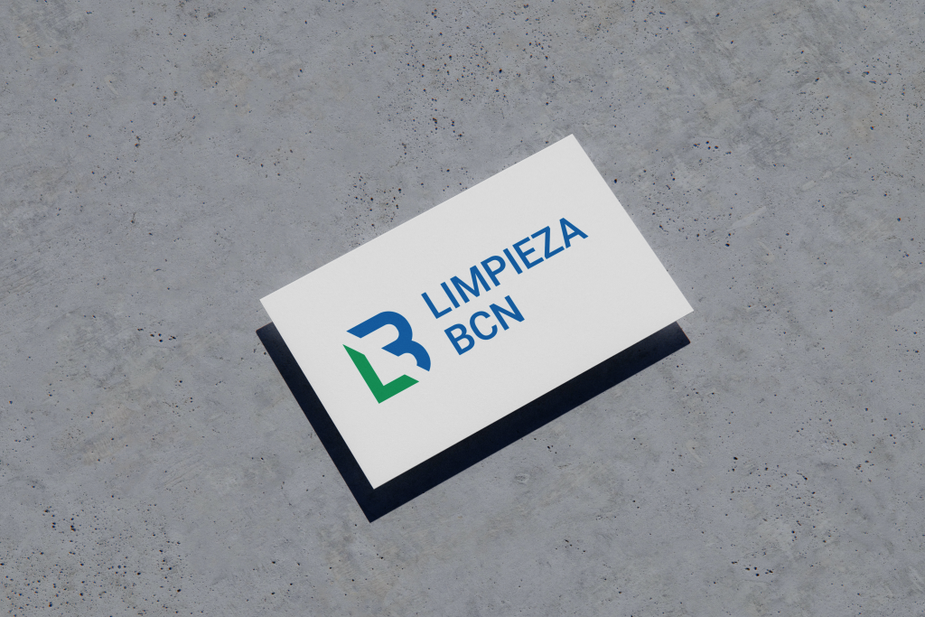 Primer plano de una tarjeta de negocio de Limpieza BCN creado y diseñado por Wittierra Design.