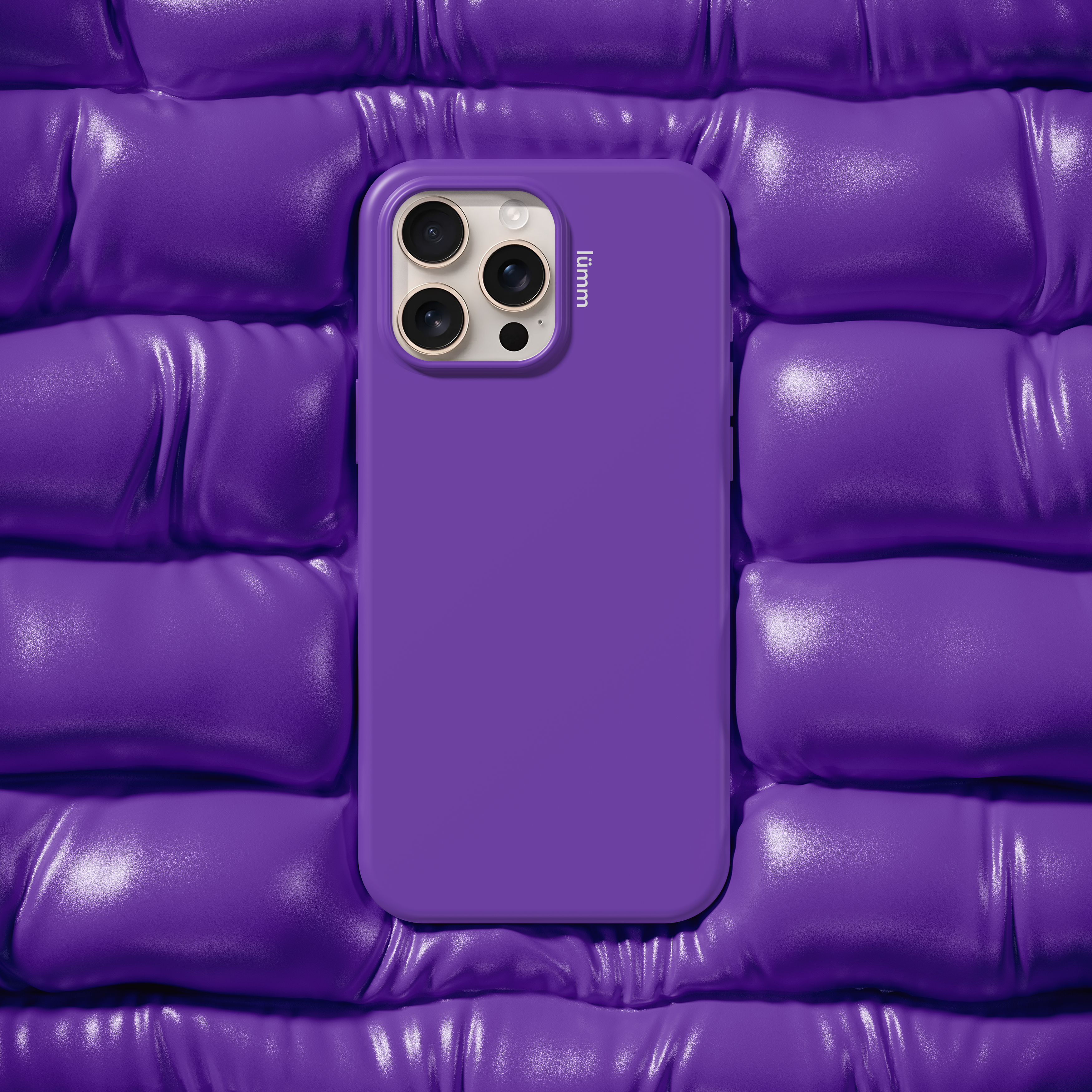 Funda de móbil lila que se mimetiza con el fondo del mismo color. Imagen creada por Wittierra Design