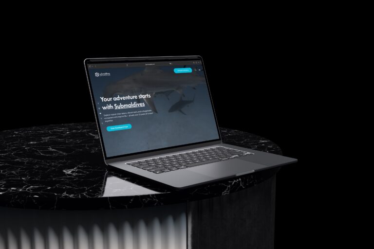 Arquitectura digital y diseño de itinerarios para Submaldives por Wittierra Design.